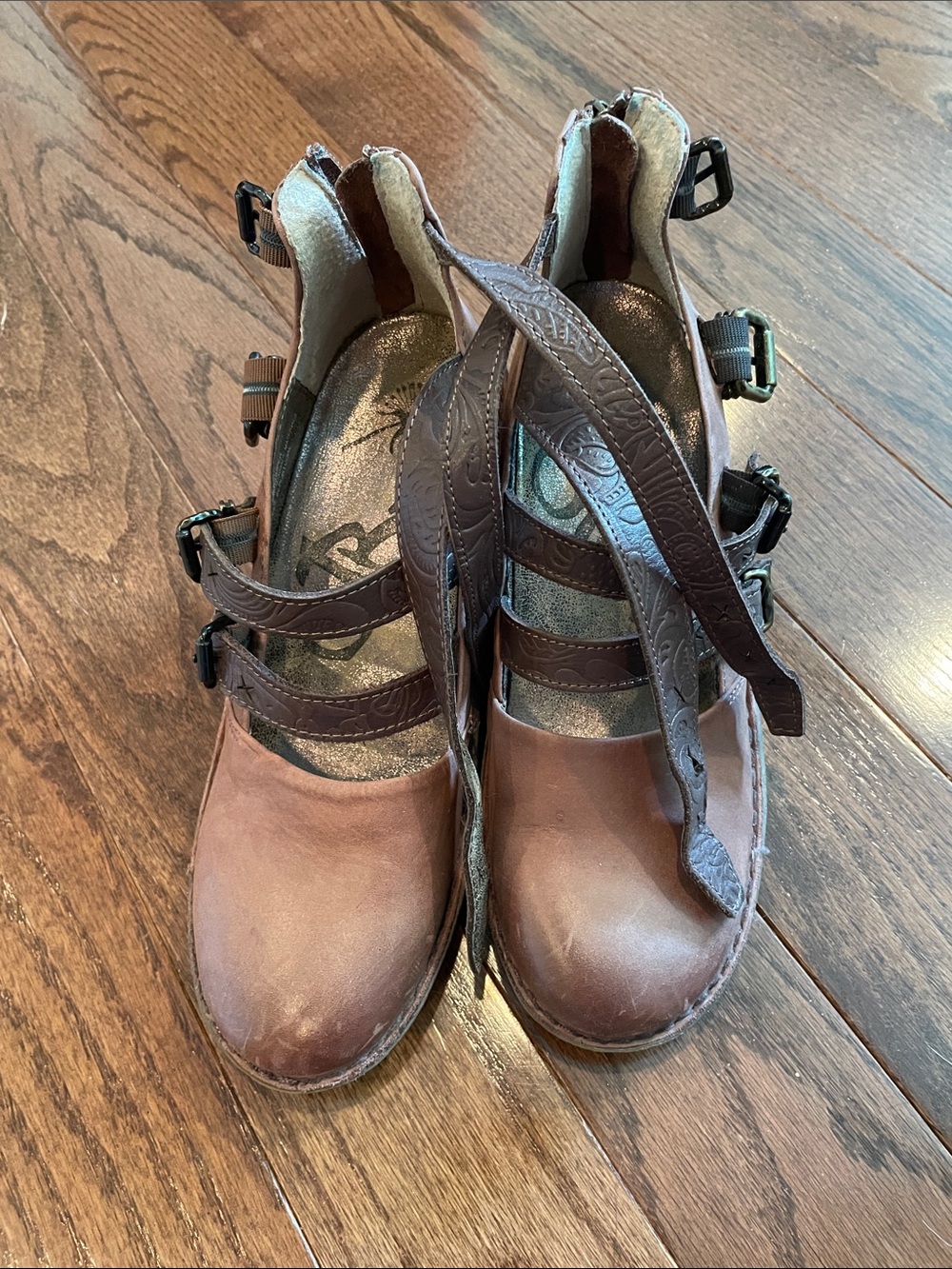 Women’s Brown Strappy Shoes